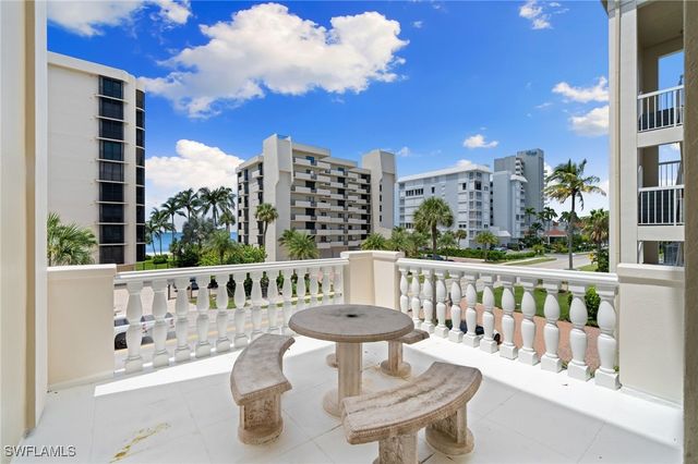 9700 Gulf Shore DR 202, Naples, FL 34108