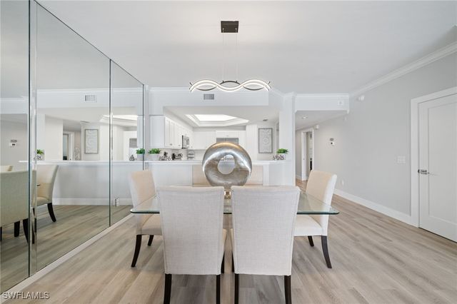 9700 Gulf Shore DR 202, Naples, FL 34108