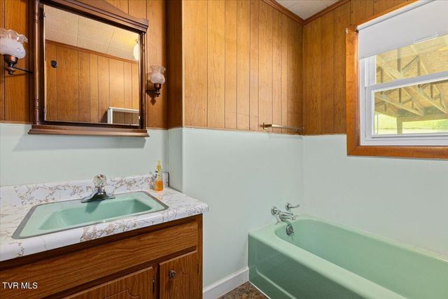 105 Meredith Drive, Elizabethton, TN 37643