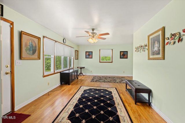 105 Meredith Drive, Elizabethton, TN 37643