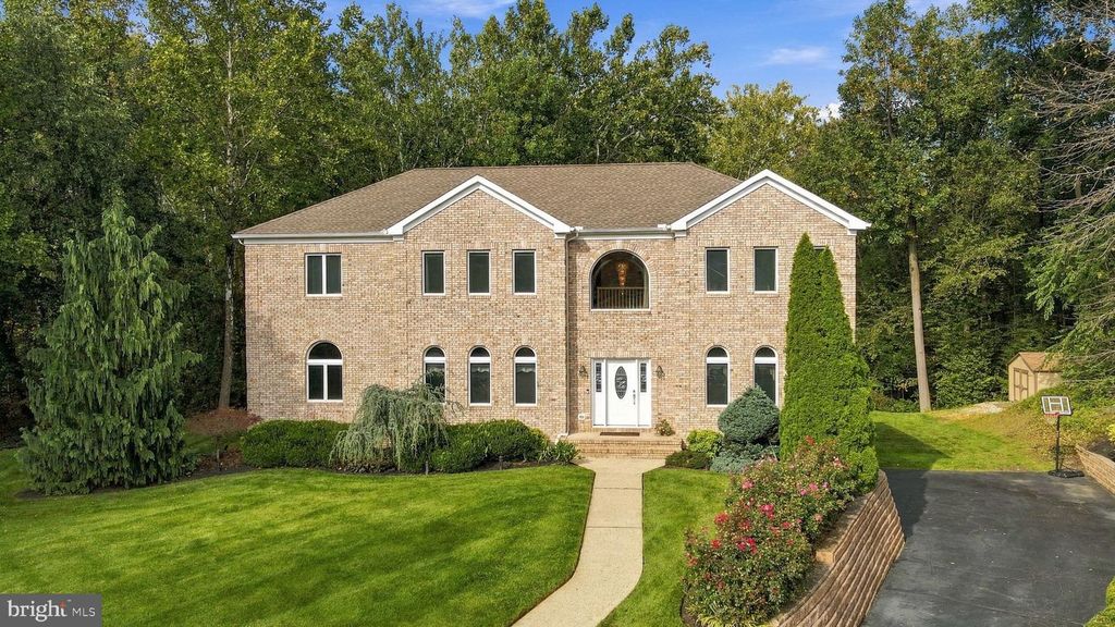 2 NALBONE, HAMILTON, NJ 08620 — exterior
