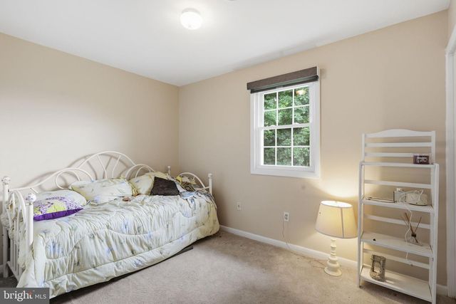 39335 BOLINGTON RD, Lovettsville, VA 20180