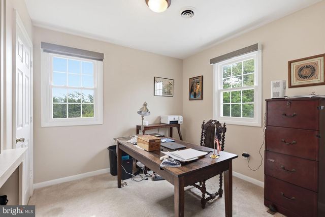 39335 BOLINGTON RD, Lovettsville, VA 20180