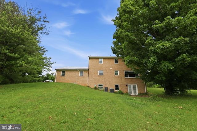 39335 BOLINGTON RD, Lovettsville, VA 20180
