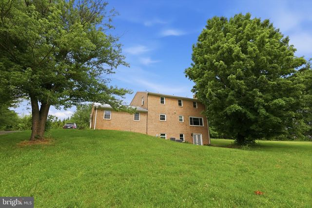 39335 BOLINGTON RD, Lovettsville, VA 20180