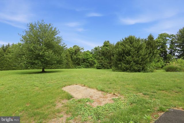 39335 BOLINGTON RD, Lovettsville, VA 20180
