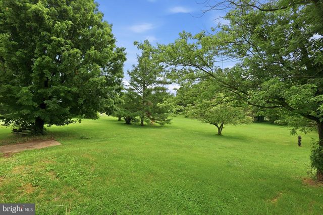 39335 BOLINGTON RD, Lovettsville, VA 20180
