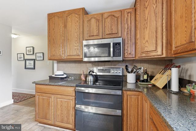 39335 BOLINGTON RD, Lovettsville, VA 20180