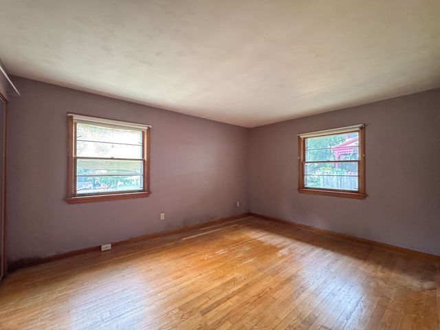 27 Hancock St, Westfield, MA 01085
