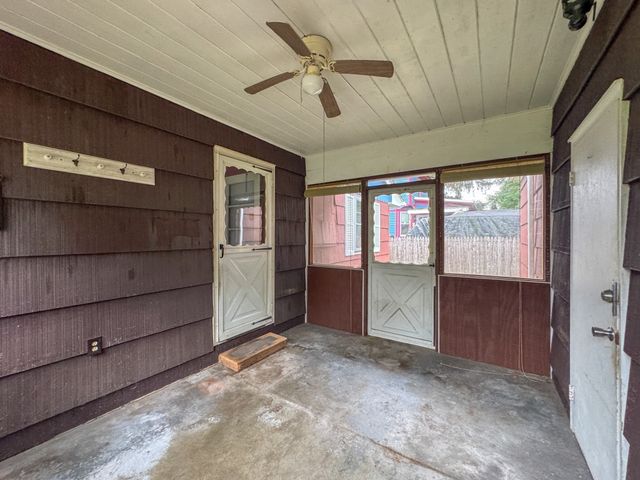 27 Hancock St, Westfield, MA 01085