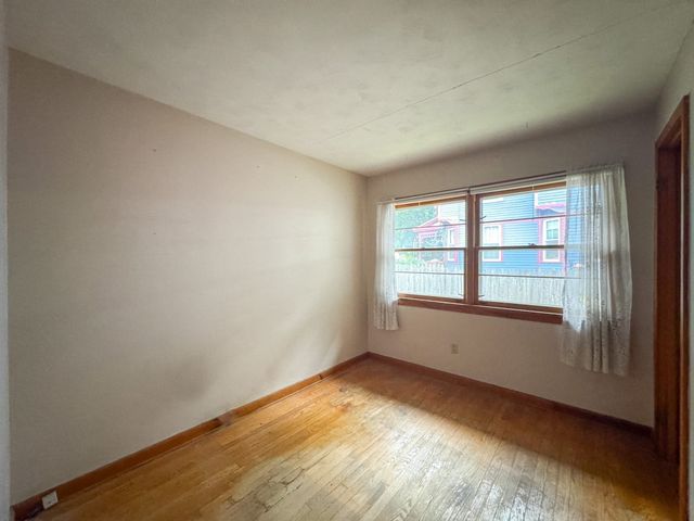 27 Hancock St, Westfield, MA 01085