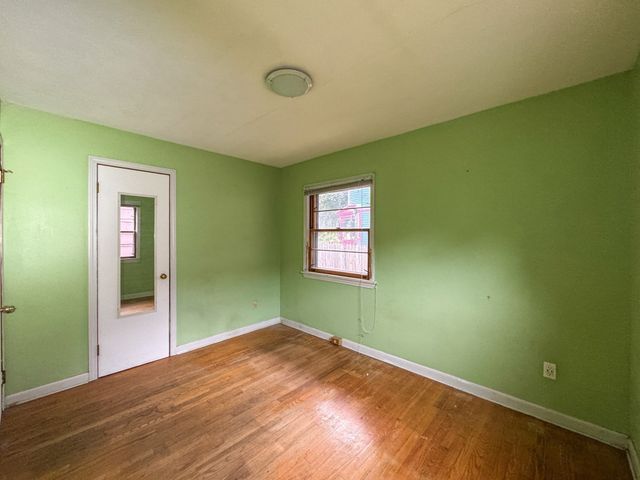 27 Hancock St, Westfield, MA 01085