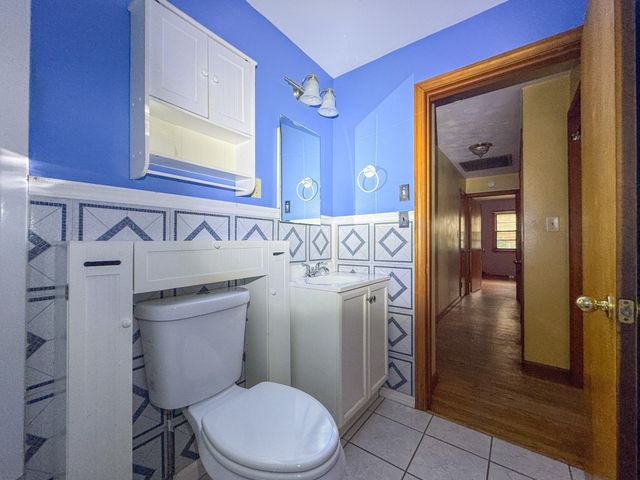 27 Hancock St, Westfield, MA 01085