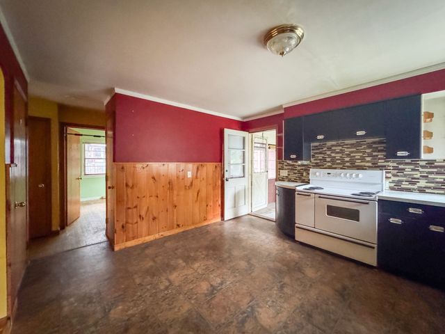 27 Hancock St, Westfield, MA 01085