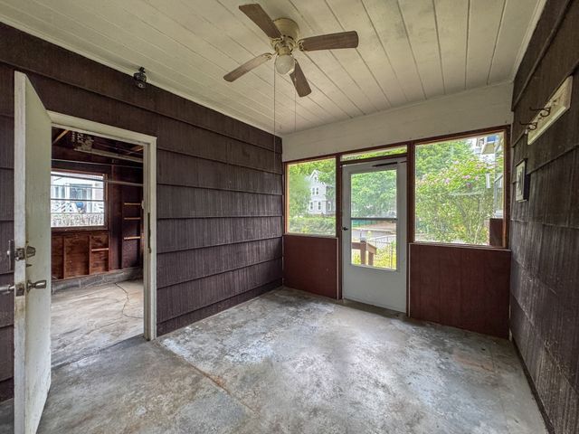 27 Hancock St, Westfield, MA 01085