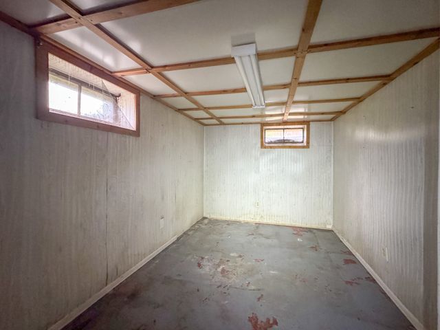 27 Hancock St, Westfield, MA 01085