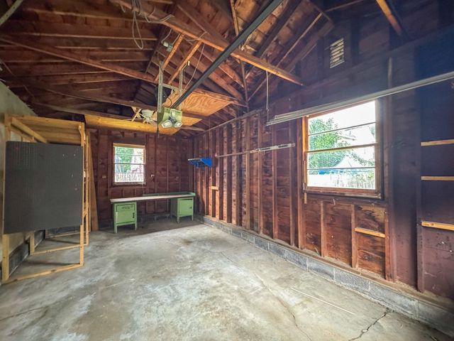 27 Hancock St, Westfield, MA 01085