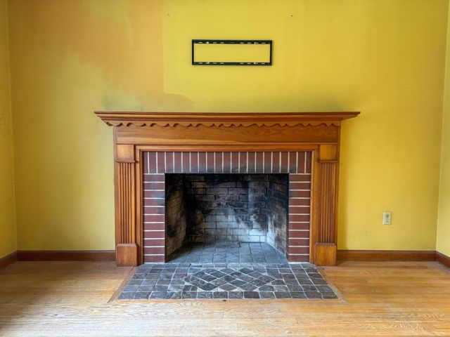 27 Hancock St, Westfield, MA 01085