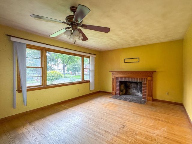 27 Hancock St, Westfield, MA 01085