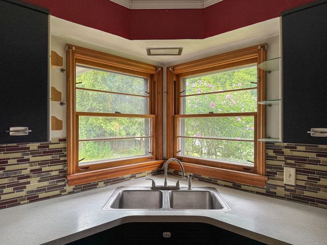 27 Hancock St, Westfield, MA 01085