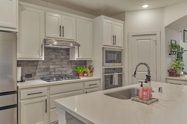 530 W Cascade Heights Drive, Montgomery, TX 77316