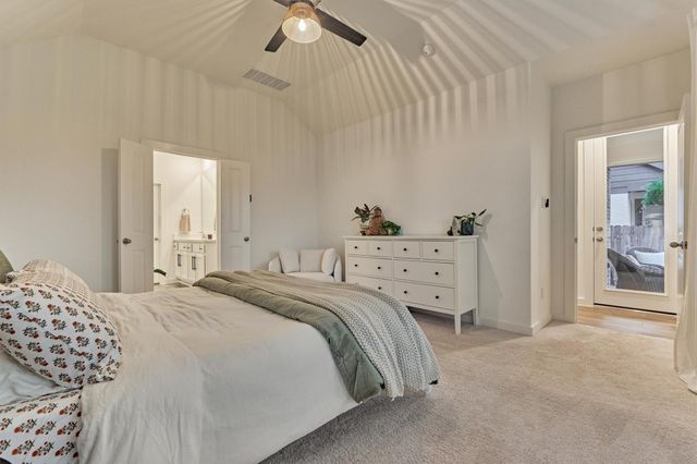 530 W Cascade Heights Drive, Montgomery, TX 77316