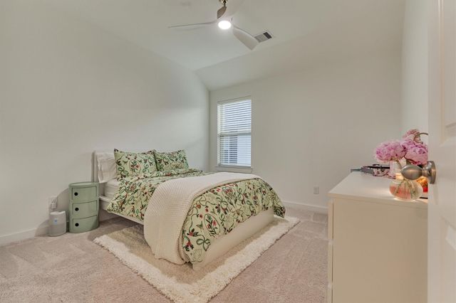 530 W Cascade Heights Drive, Montgomery, TX 77316