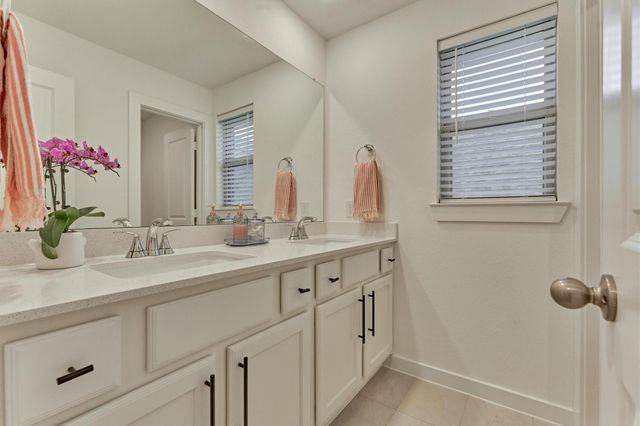 530 W Cascade Heights Drive, Montgomery, TX 77316