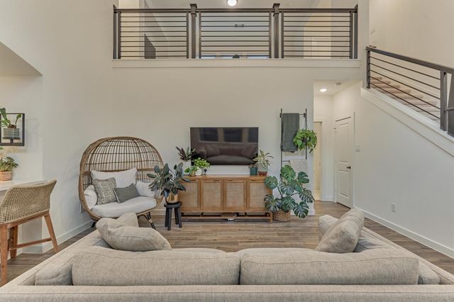 530 W Cascade Heights Drive, Montgomery, TX 77316