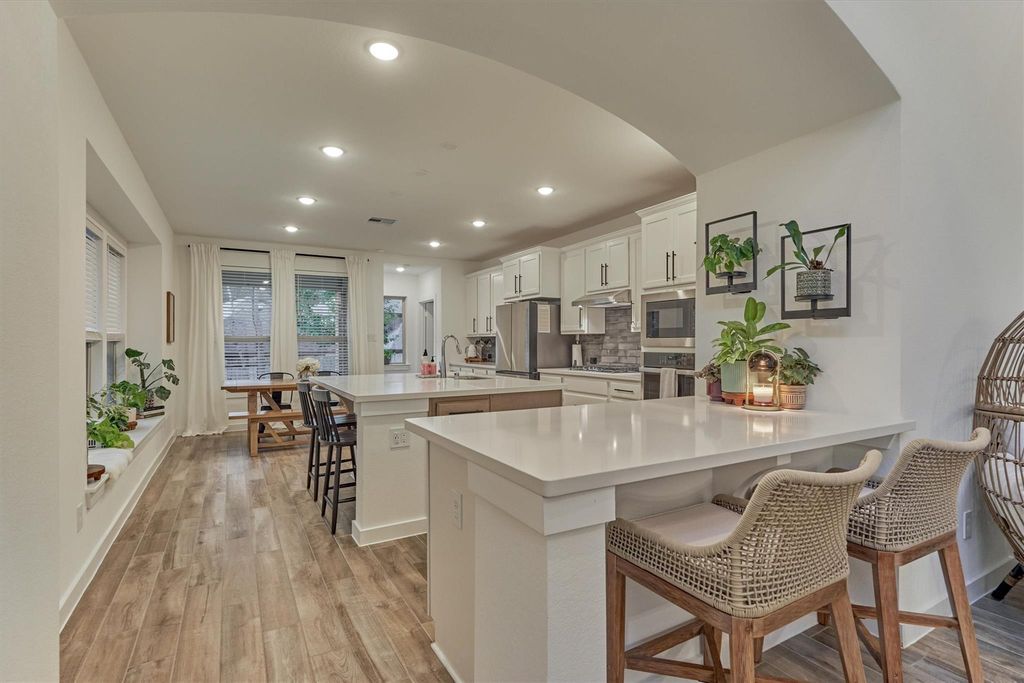 530 W Cascade Heights Drive, Montgomery, TX 77316