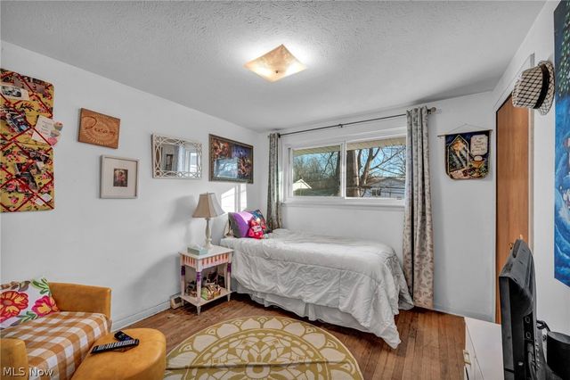 24207 Lebern Drive, North Olmsted, OH 44070