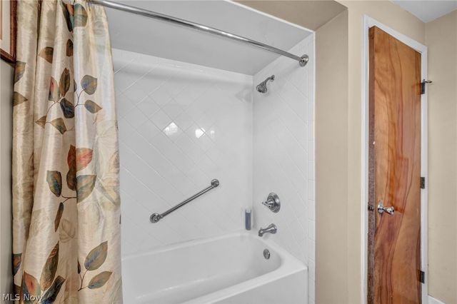 24207 Lebern Drive, North Olmsted, OH 44070