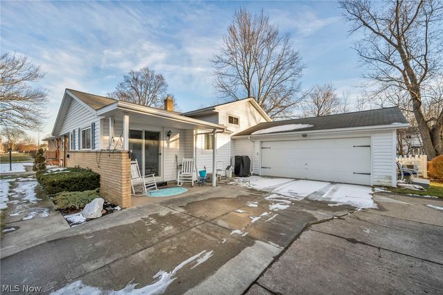 24207 Lebern Drive, North Olmsted, OH 44070