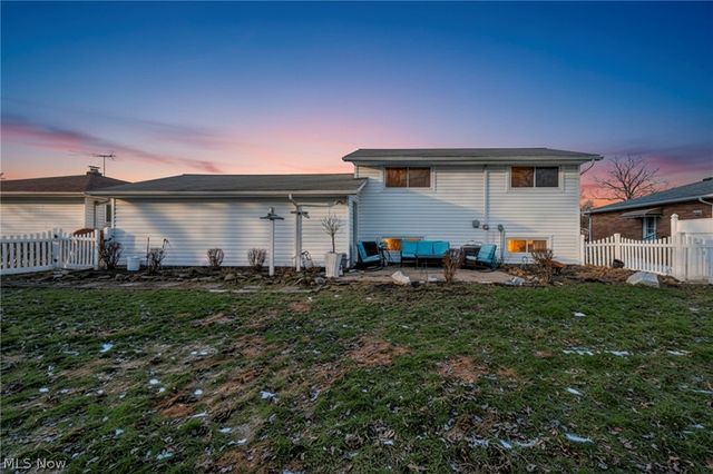 24207 Lebern Drive, North Olmsted, OH 44070