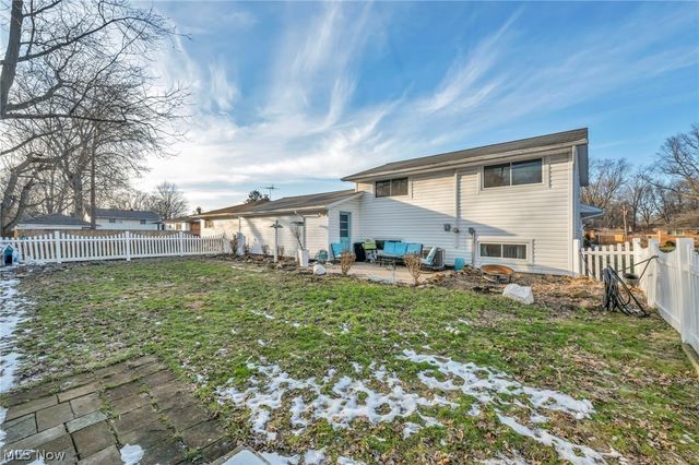 24207 Lebern Drive, North Olmsted, OH 44070