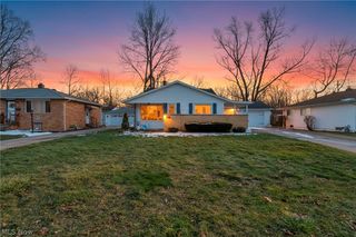 24207 Lebern Drive, North Olmsted, OH 44070