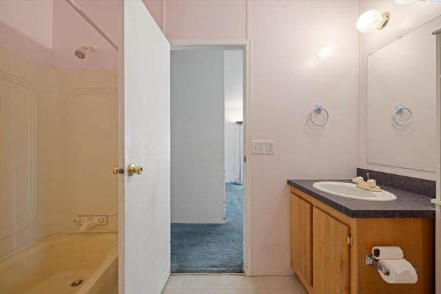 11 Nicole, Pasco, WA 99301