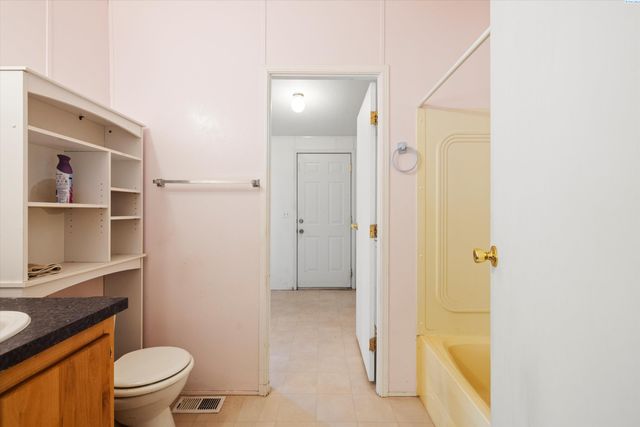 11 Nicole, Pasco, WA 99301