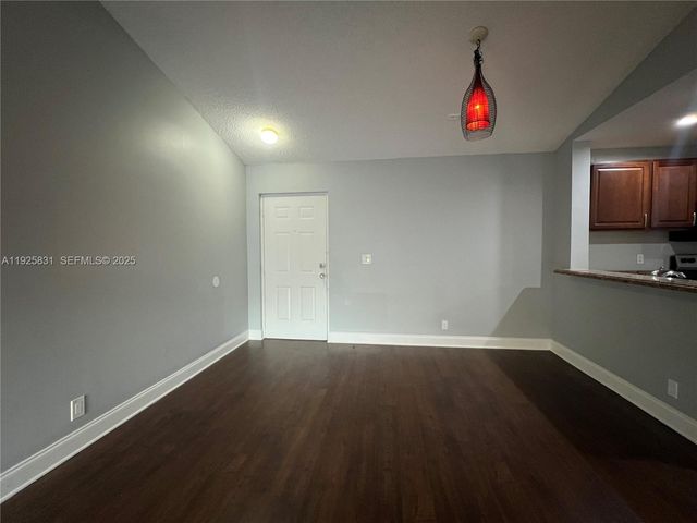 5621 Riverside Dr 203A1, Coral Springs, FL 33067