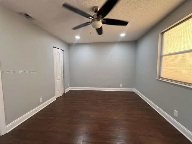 5621 Riverside Dr 203A1, Coral Springs, FL 33067