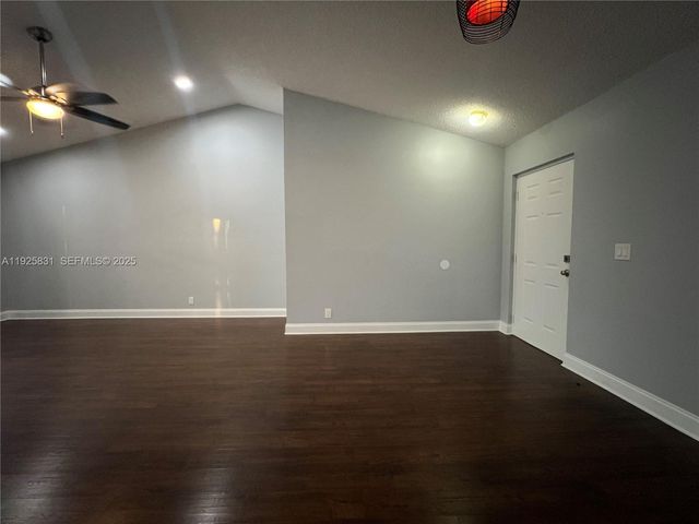 5621 Riverside Dr 203A1, Coral Springs, FL 33067