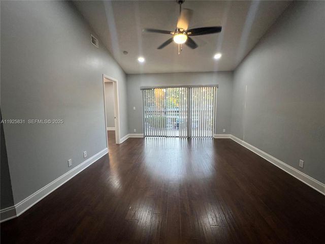 5621 Riverside Dr 203A1, Coral Springs, FL 33067