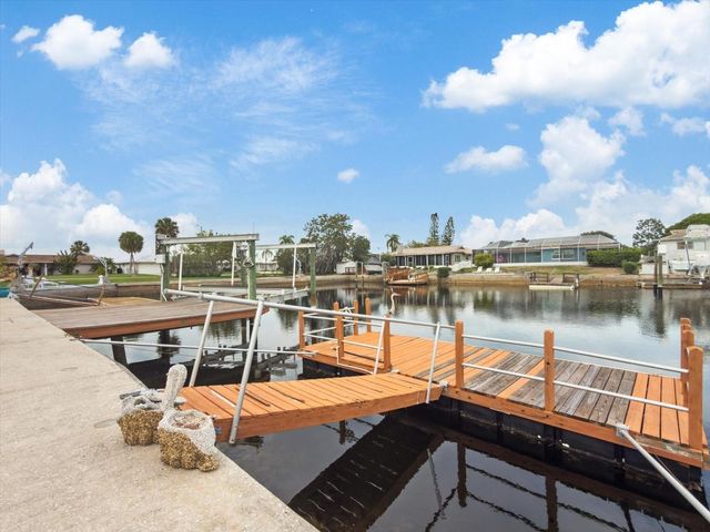 5008 DORY DRIVE, New Port Richey, FL 34652