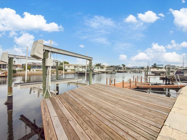 5008 DORY DRIVE, New Port Richey, FL 34652