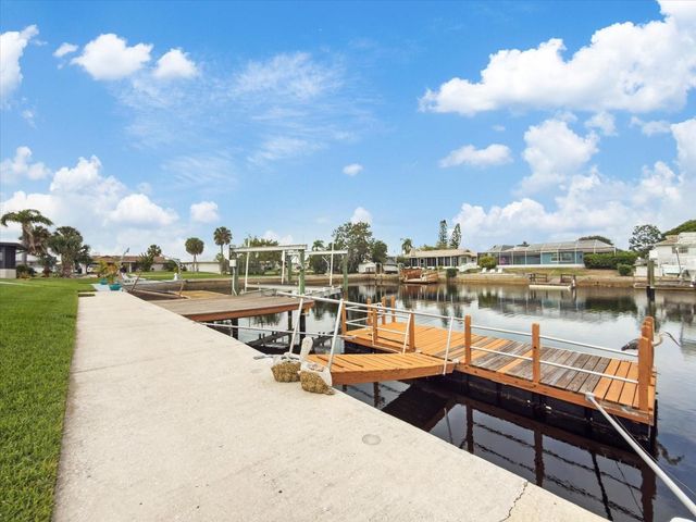 5008 DORY DRIVE, New Port Richey, FL 34652