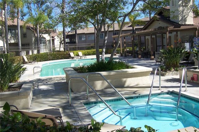 10 Tierra Plano, Rancho Santa Margarita, CA 92688