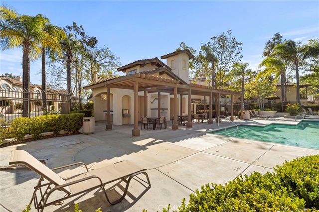 10 Tierra Plano, Rancho Santa Margarita, CA 92688