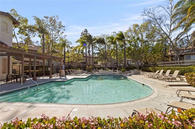 10 Tierra Plano, Rancho Santa Margarita, CA 92688