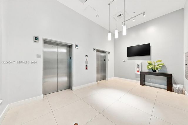 7275 SW 90th Way 508, Miami, FL 33156
