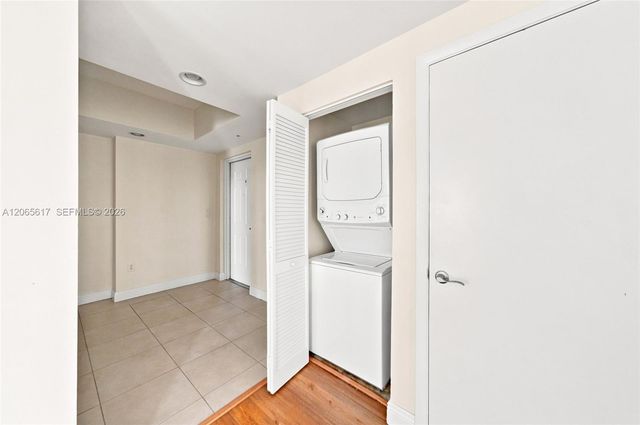 7275 SW 90th Way 508, Miami, FL 33156